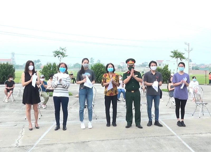 Tỉnh Nam Định trao 140 giấy chứng nhận hết thời hạn cách ly

