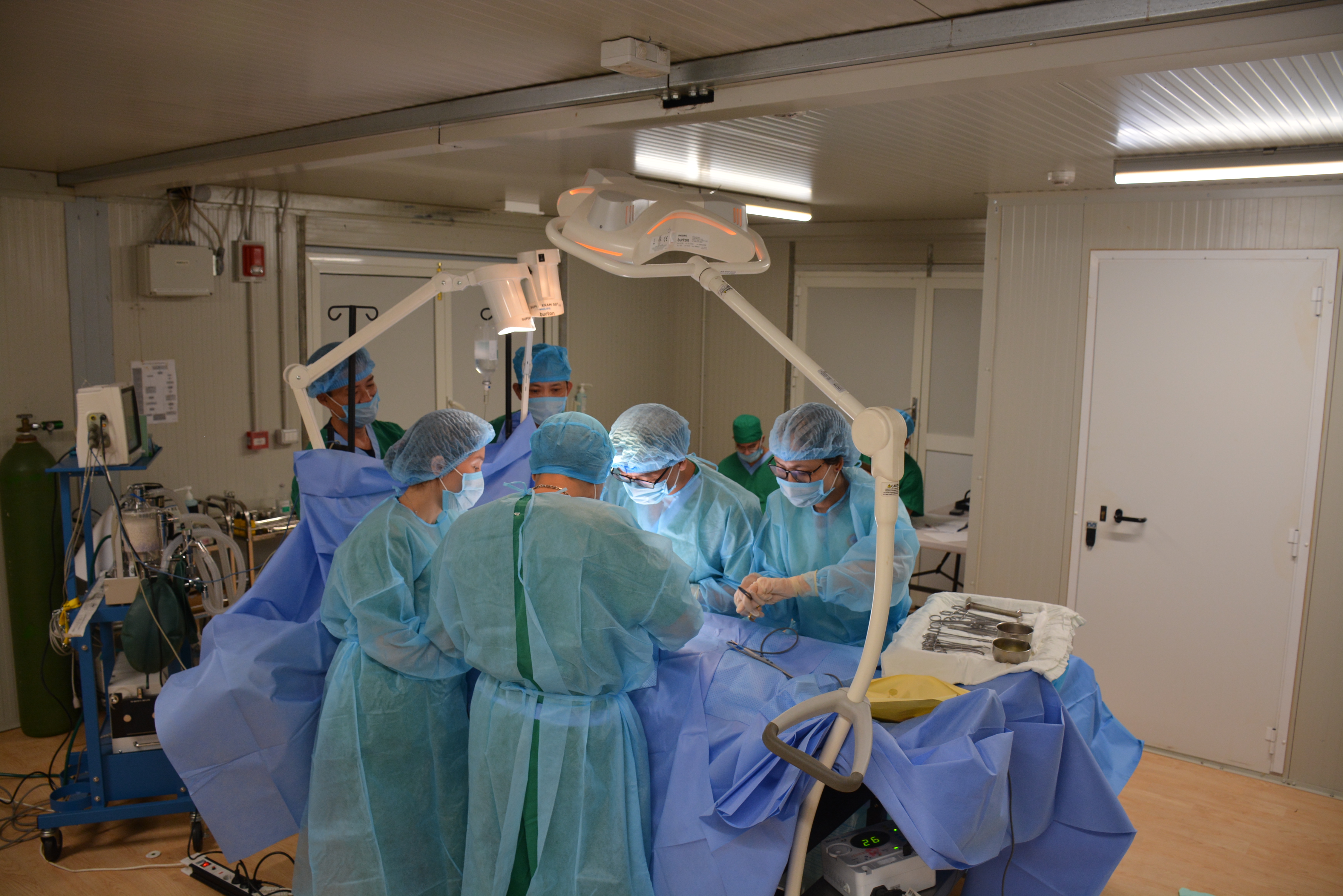 Kỳ 3: Những ca mổ lúc nửa đêm