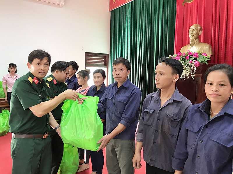 Chi nhánh 716: Tháng công nhân hướng về người lao động