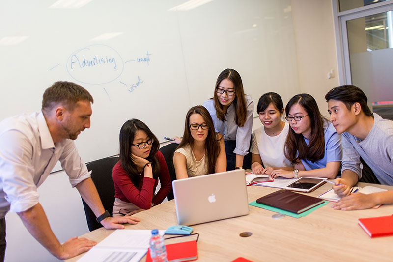 Đại học đầu tiên tại Việt Nam chuyển đổi thành công mô hình đào tạo trực tuyến trong giai đoạn dịch Covid-19

