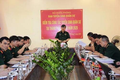 Đoàn công tác Ban Tuyển sinh quân sự Bộ Quốc phòng kiểm tra công tác tuyển sinh quân sự tại thành phố Uông Bí

