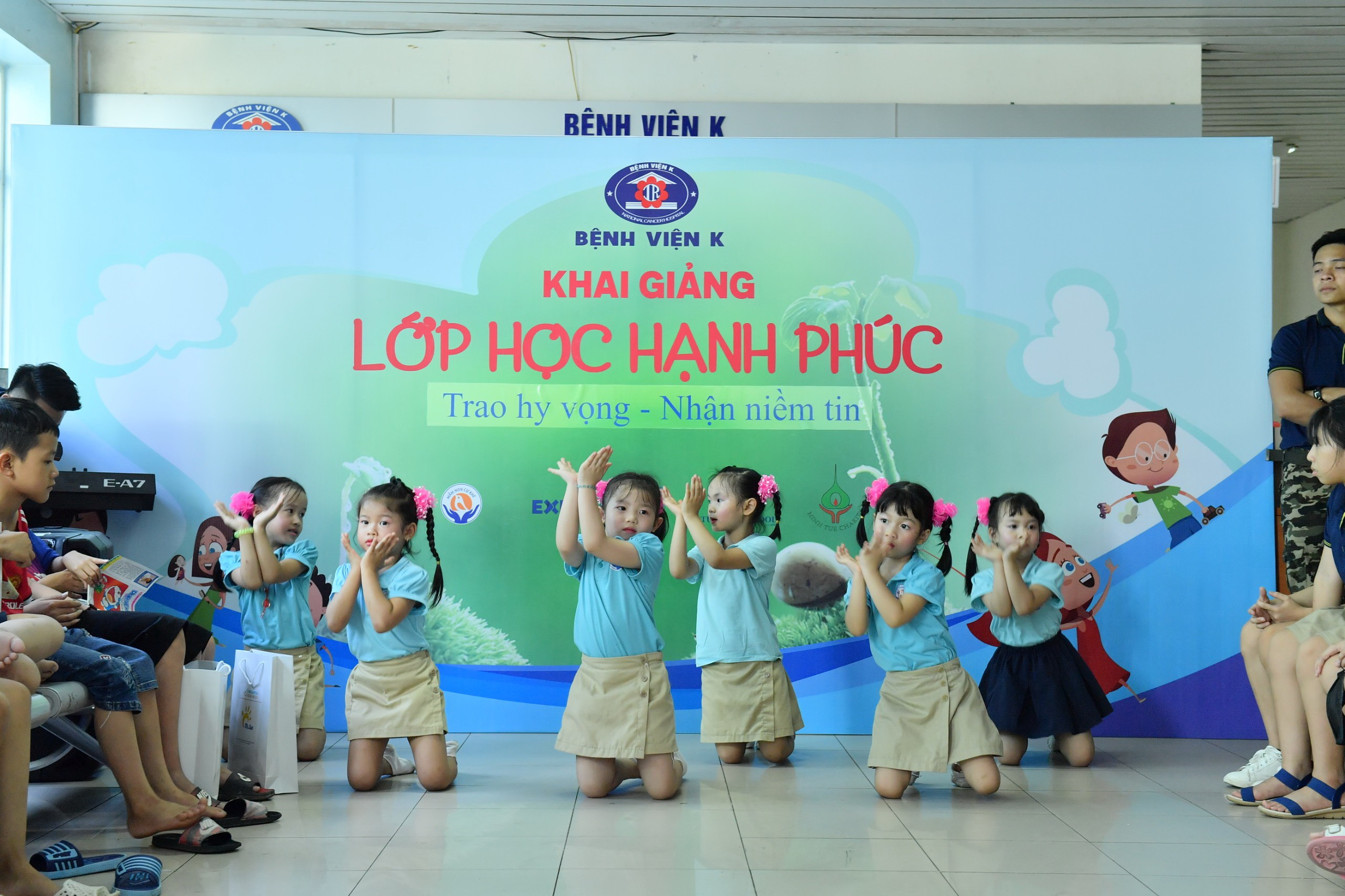 Khai giảng “Lớp học hạnh phúc” dành cho bệnh nhi ung thư


