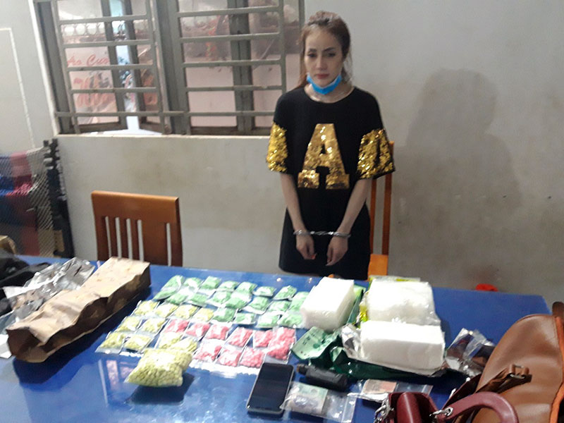 An Giang bắt giữ nữ DJ vận chuyển 3kg ma túy đá qua biên giới

