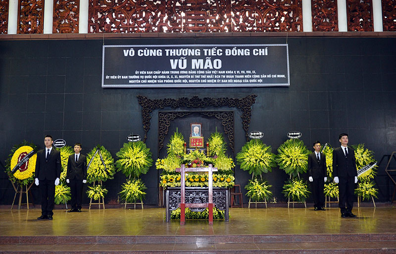 Các đồng chí lãnh đạo, nguyên lãnh đạo Đảng, Nhà nước viếng đồng chí Vũ Mão