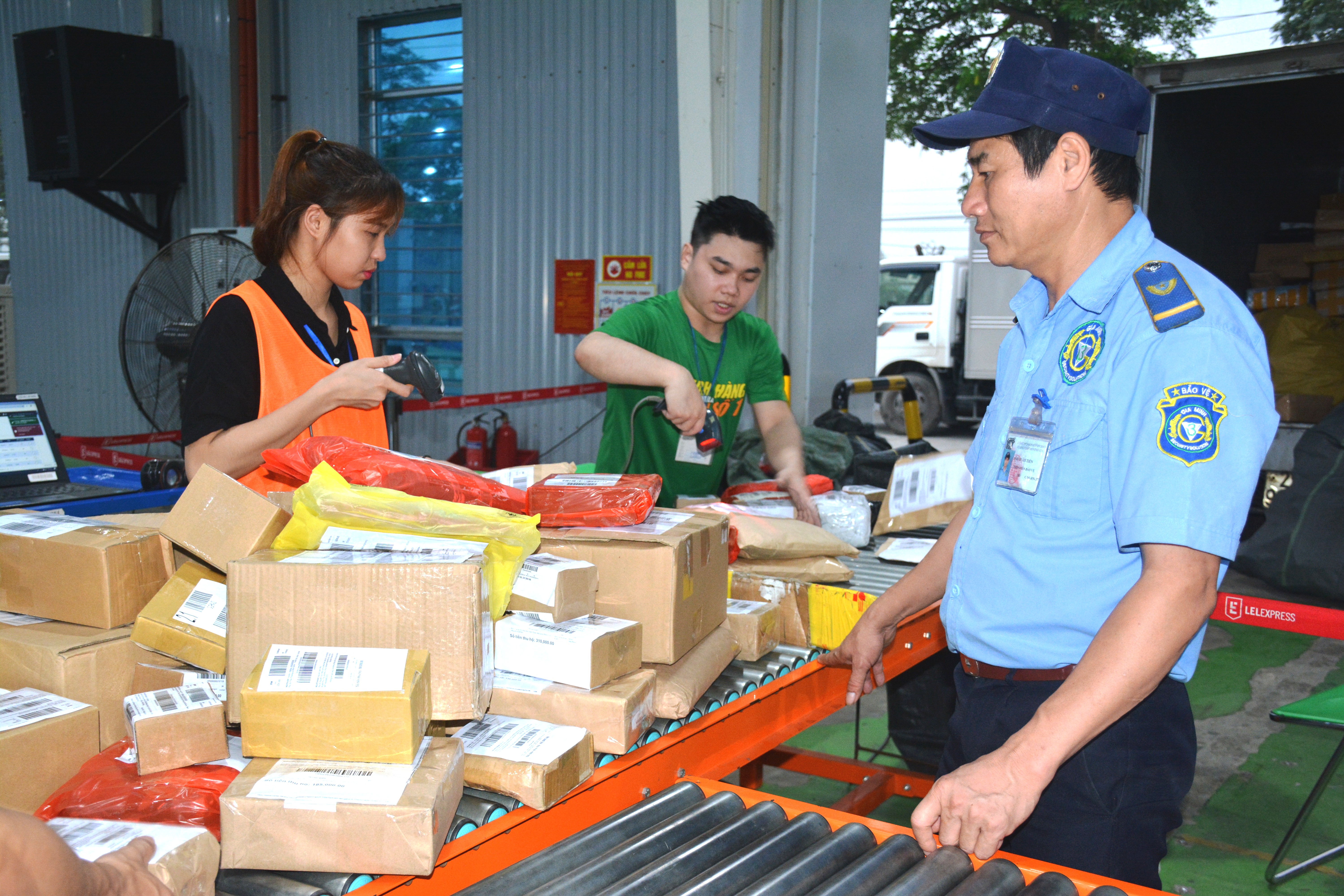 Phát triển thương mại điện tử: Mấu chốt là nền tảng tín nhiệm