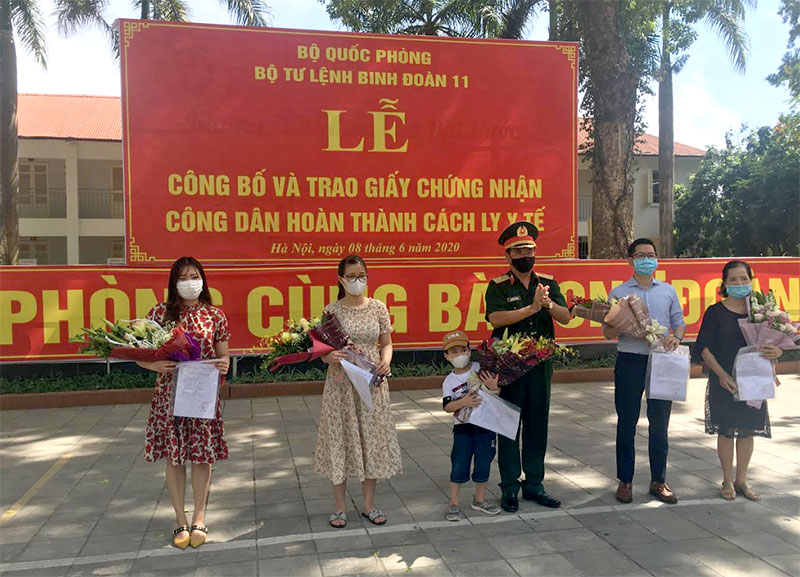 Trao chứng nhận hoàn thành cách ly y tế cho 349 công dân

