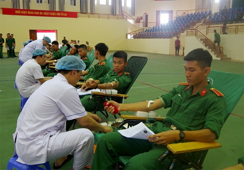 Tuổi trẻ Trường Sĩ quan Lục quân 1 hiến máu tình nguyện