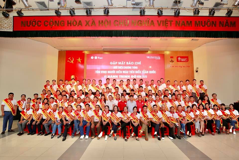 Tôn vinh 100 người hiến máu tiêu biểu toàn quốc lần thứ 14