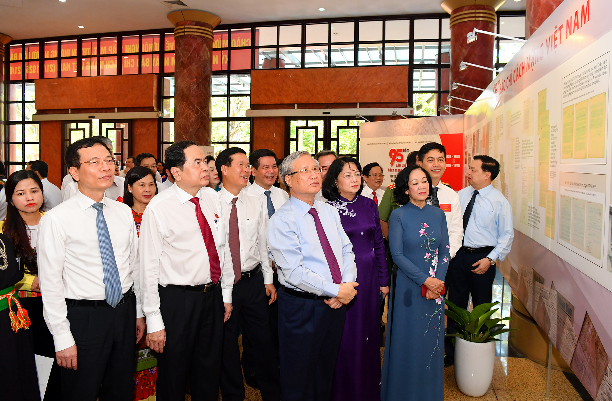 Gặp mặt, tuyên dương người làm báo tiêu biểu cả nước