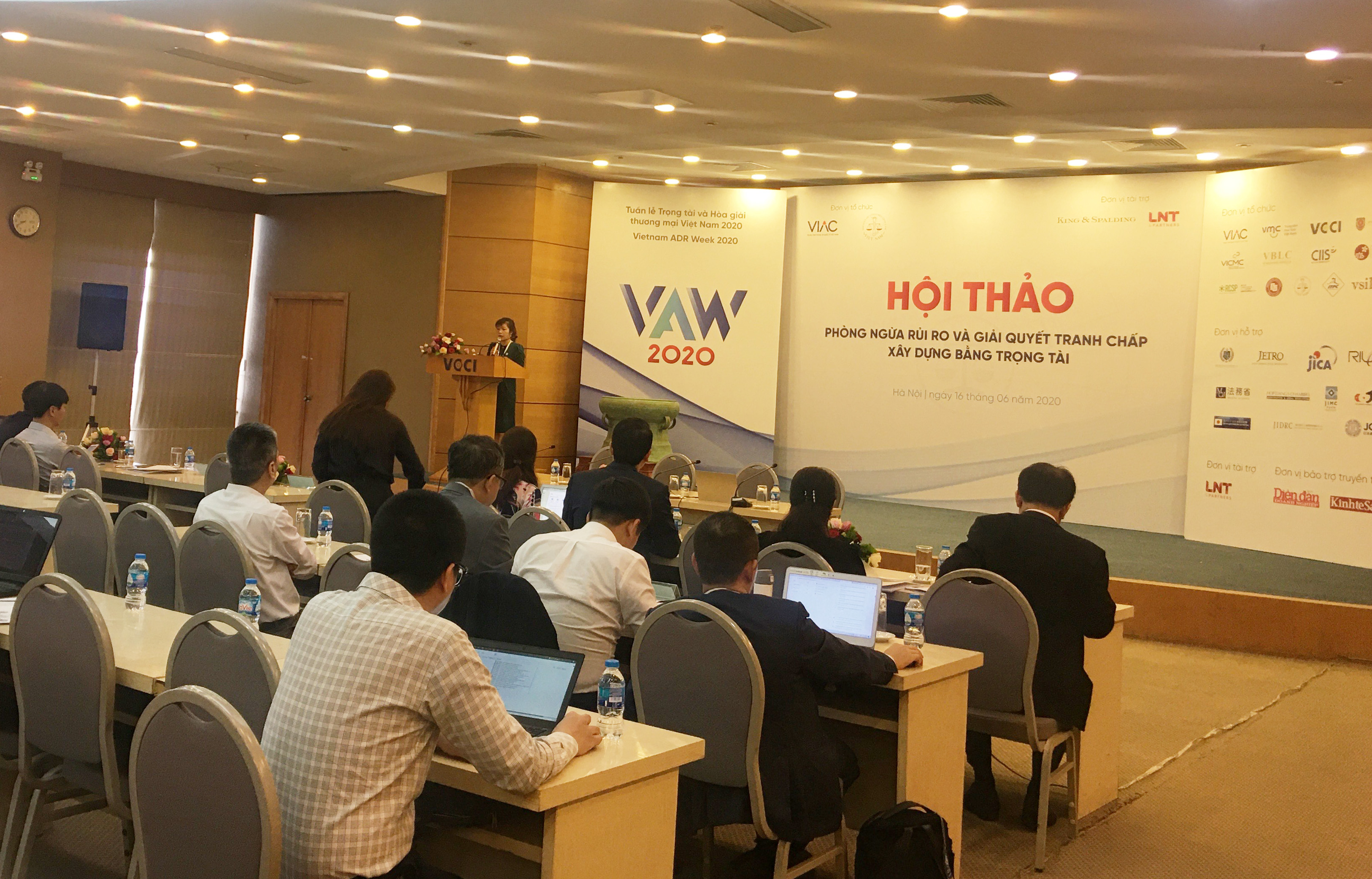 Phòng ngừa rủi ro và giải quyết tranh chấp xây dựng bằng trọng tài