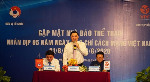 Liên đoàn Bóng đá Việt Nam và Công ty VPF gặp mặt phóng viên thể thao tại phía Nam

