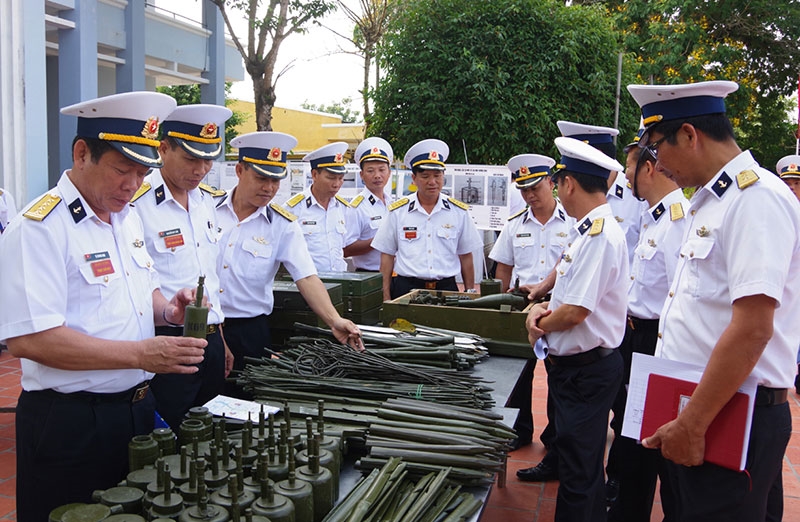 Kiểm tra chất lượng mô hình, đồ dùng huấn luyện.