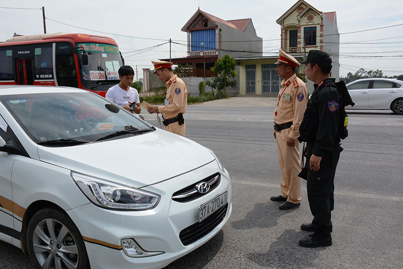 Hơn 400.000 trường hợp người điều khiển phương tiện vi phạm pháp luật về an toàn giao thông