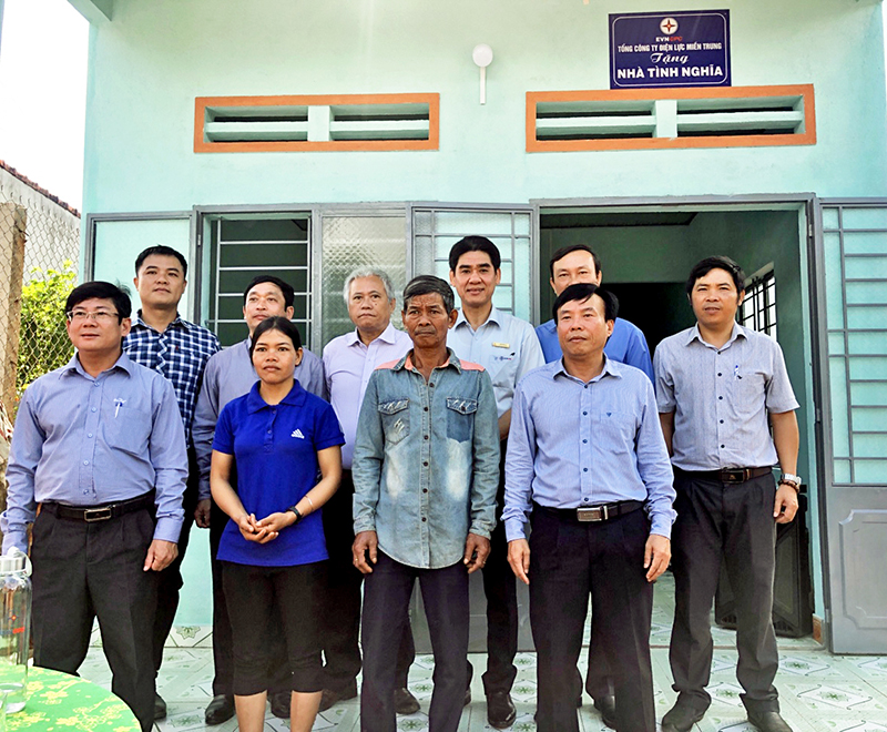 EVNCPC trao tặng nhà tình nghĩa cho các hộ nghèo trên địa bàn tỉnh Gia Lai