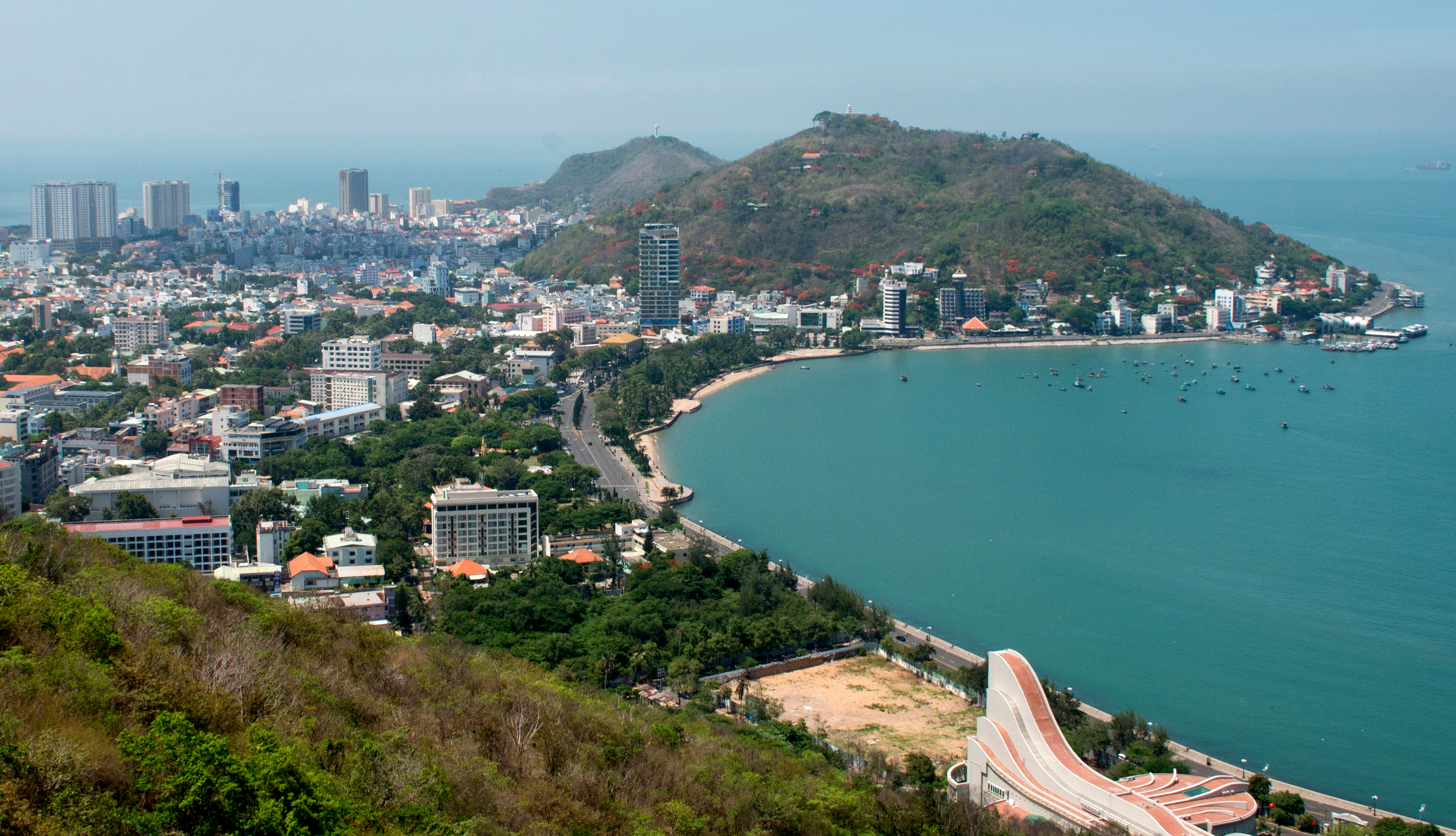 Trong xanh phố biển Vũng Tàu