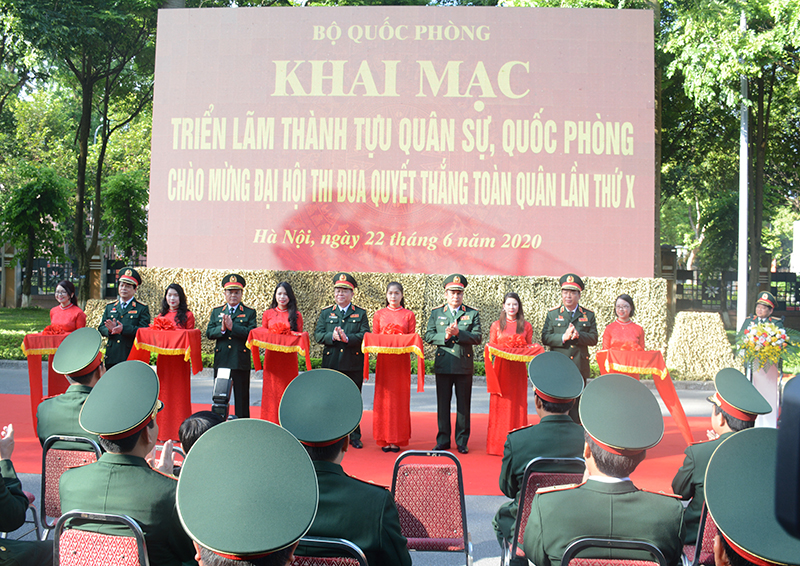 Khai mạc Triển lãm thành tựu quân sự, quốc phòng chào mừng Đại hội Thi đua Quyết thắng toàn quân lần thứ X