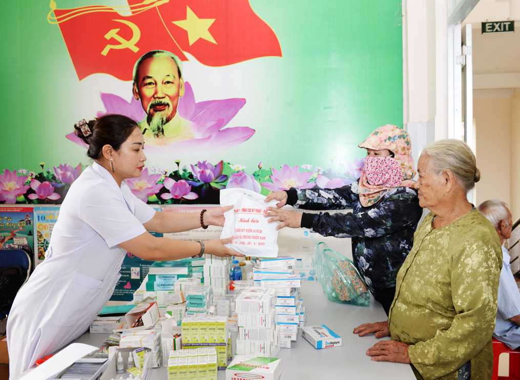 Tổng cục Kỹ thuật khám bệnh, cấp thuốc cho đối tượng chính sách tại Đồng Nai