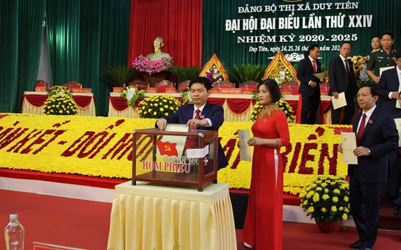  Đoàn kết, đổi mới xây dựng thị xã Duy Tiên phát triển 