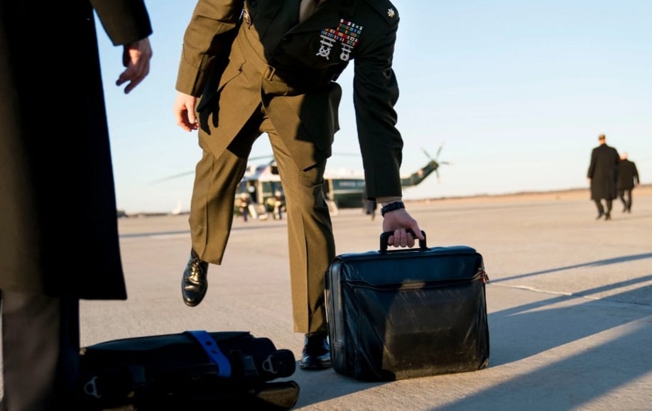 Đã đến lúc Mỹ hủy quyền “bấm nút hạt nhân” của tổng thống?