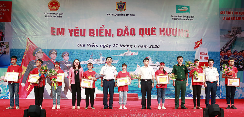 Sôi nổi cuộc thi “Em yêu biển, đảo quê hương” tại Ninh Bình

