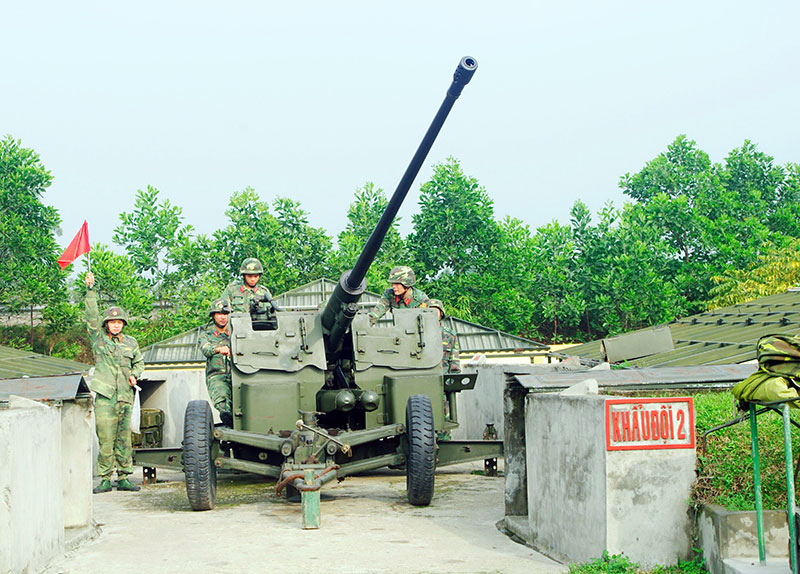 Pháo “Hai chín bảy” vươn trời cao…