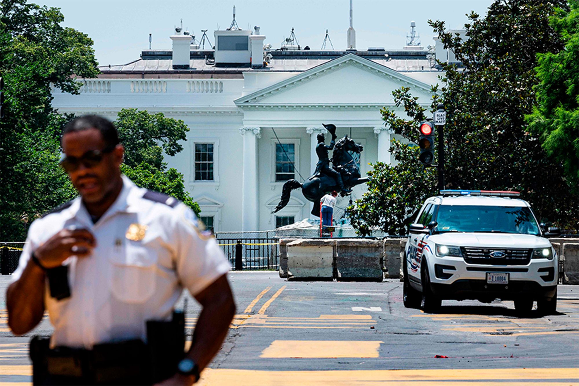Mỹ mạnh tay trừng phạt hành vi phá hủy tượng đài