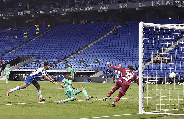 Thắng sát nút Espanyol, Real Madrid trở lại ngôi đầu