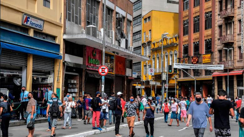 WHO lo ngại về “giai đoạn tồi tệ nhất” của đại dịch Covid-19

