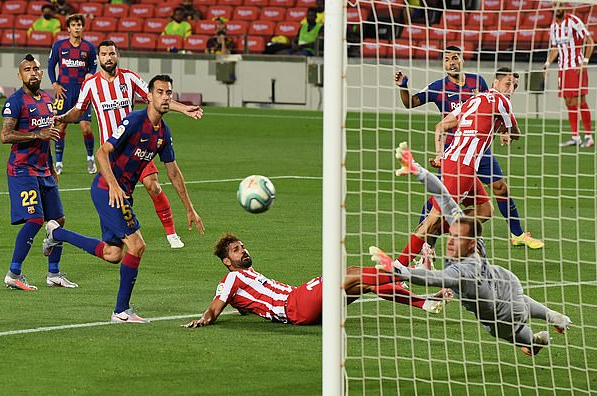 Hòa Atletico Madrid, Barca hụt hơi trong cuộc đua vô địch