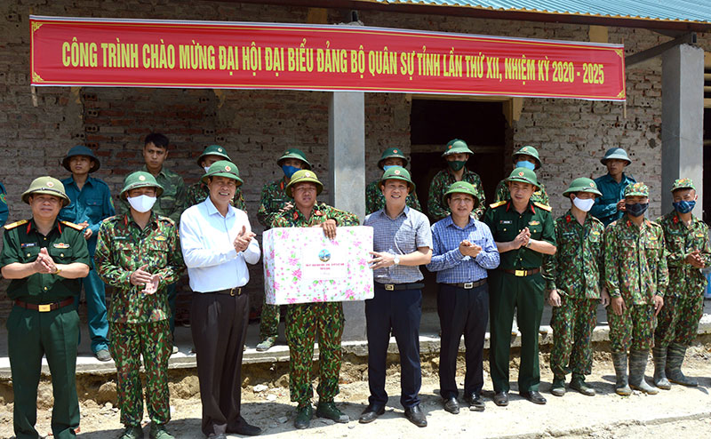 Tập trung lãnh đạo xây dựng LLVT tỉnh Hà Giang 