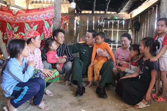 Người con của bản

