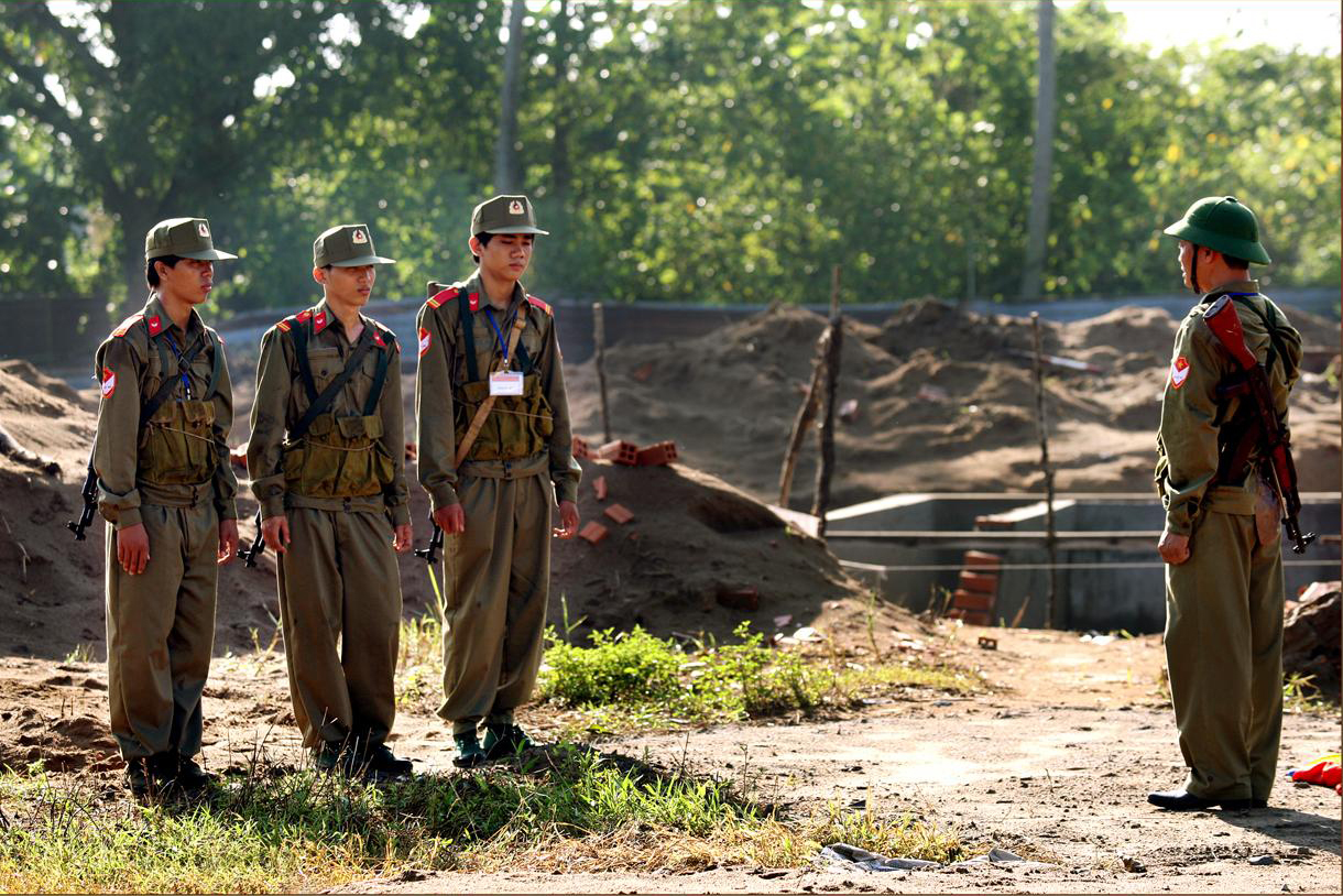 Sinh viên học quốc phòng, an ninh ở Trường Quân sự Cần Thơ.