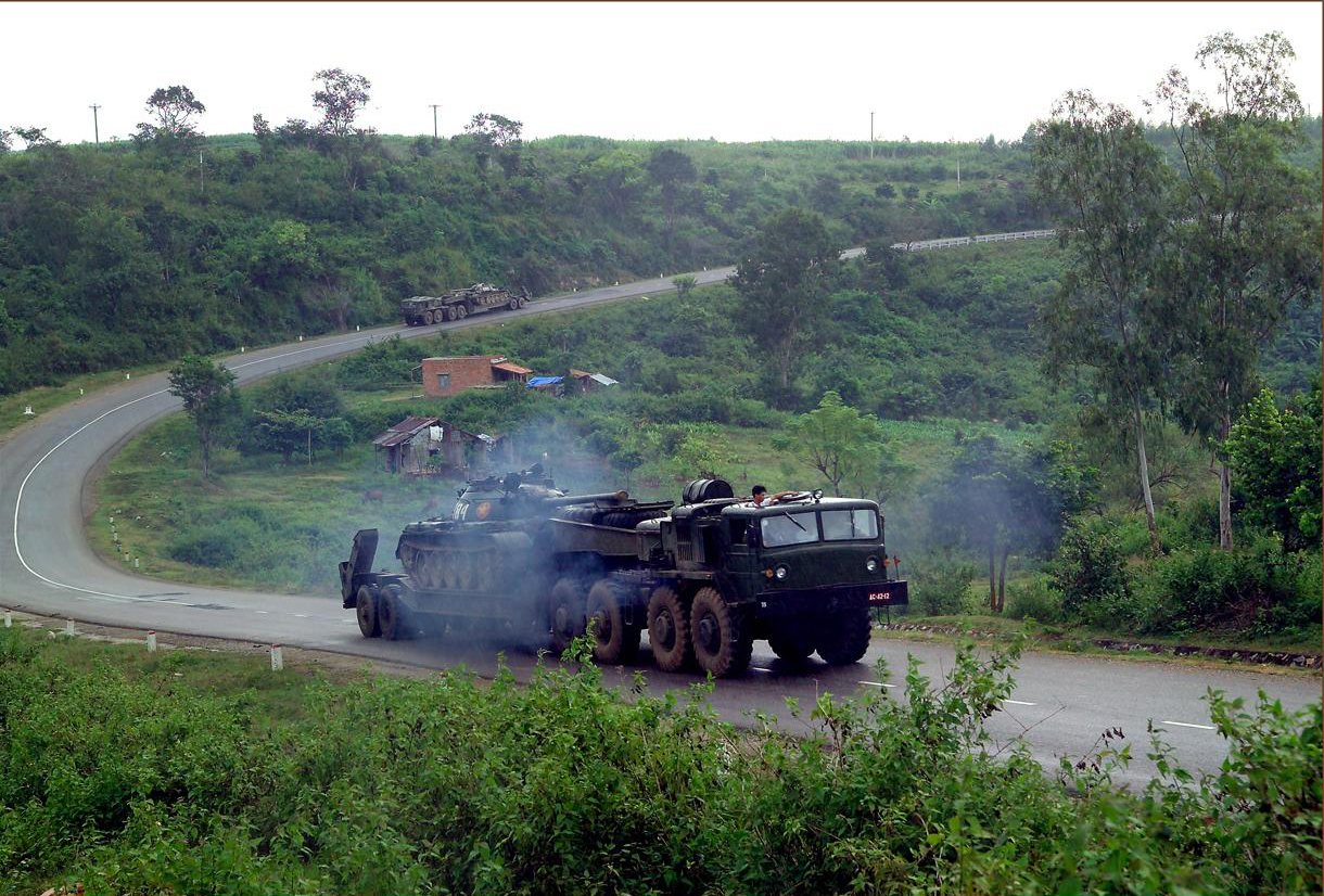 Trên đường cơ động.