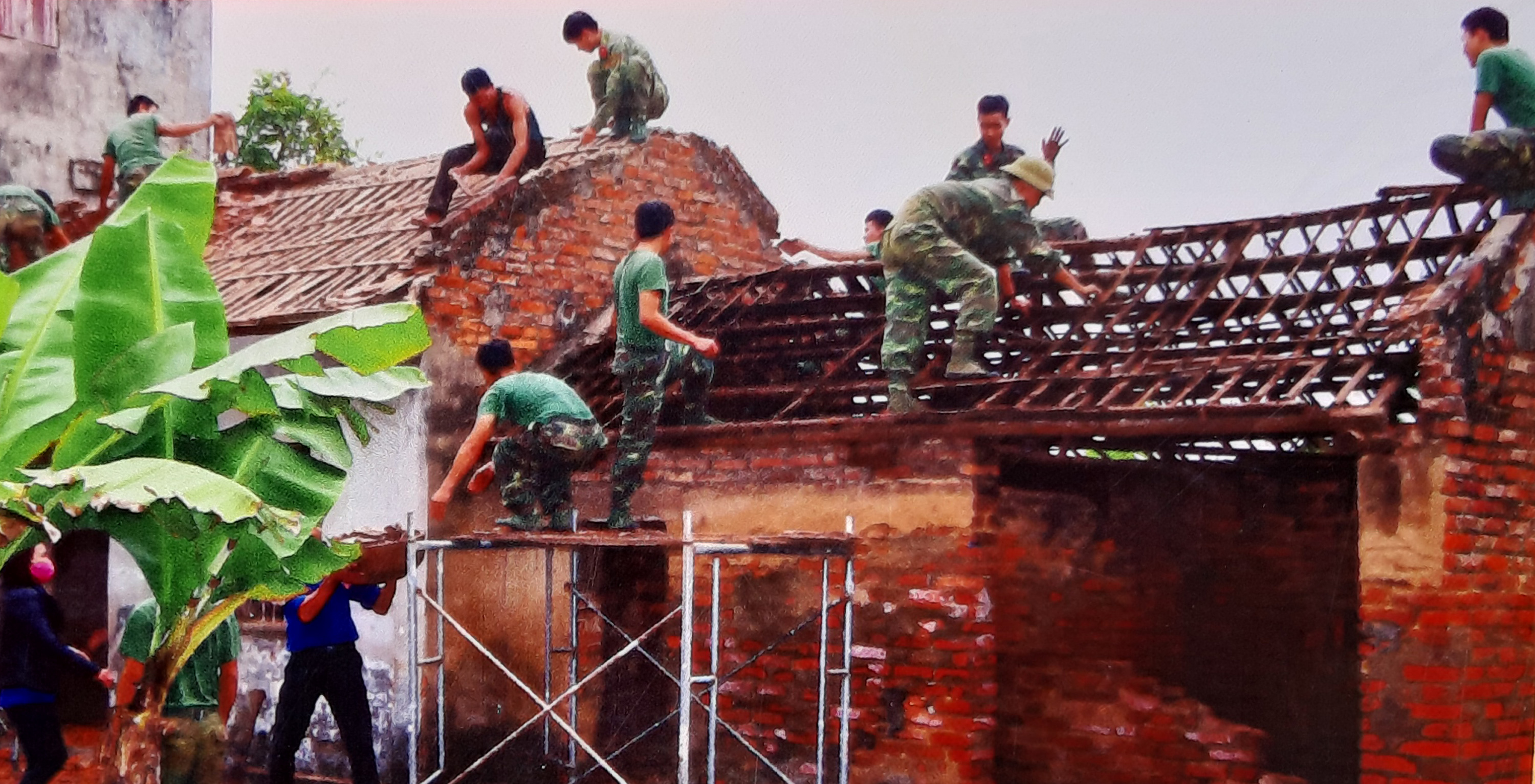 Sức trẻ cống hiến