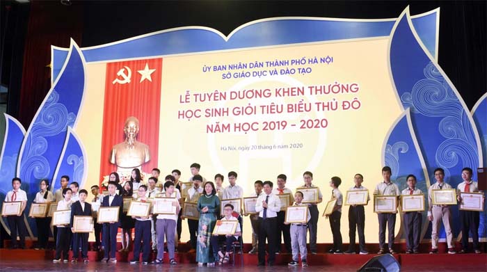 LẠM PHÁT DANH HIỆU HỌC SINH GIỎI