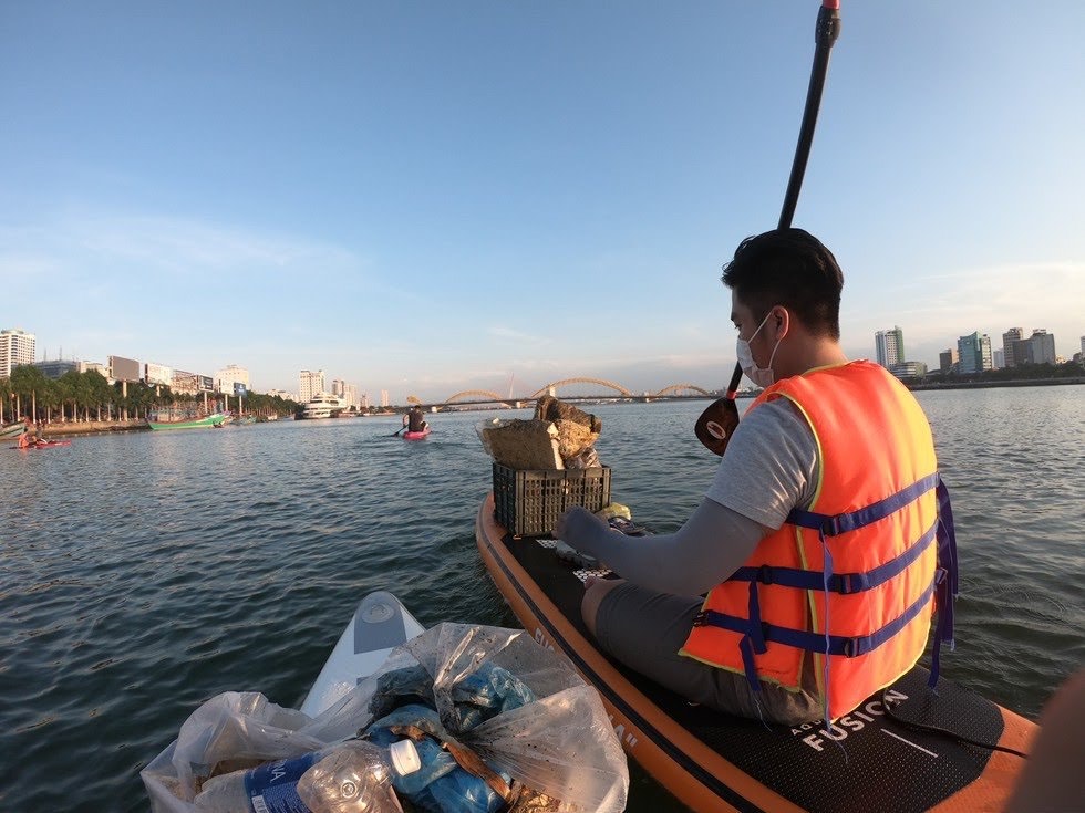 Góp phần làm sạch, đẹp sông Hàn
