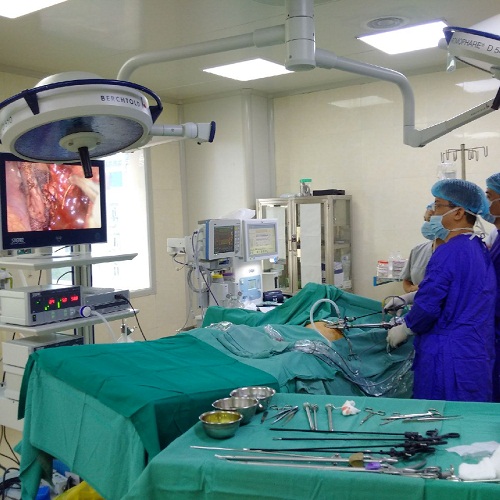 Hóc xương cá gây nhiễm trùng ruột thừa