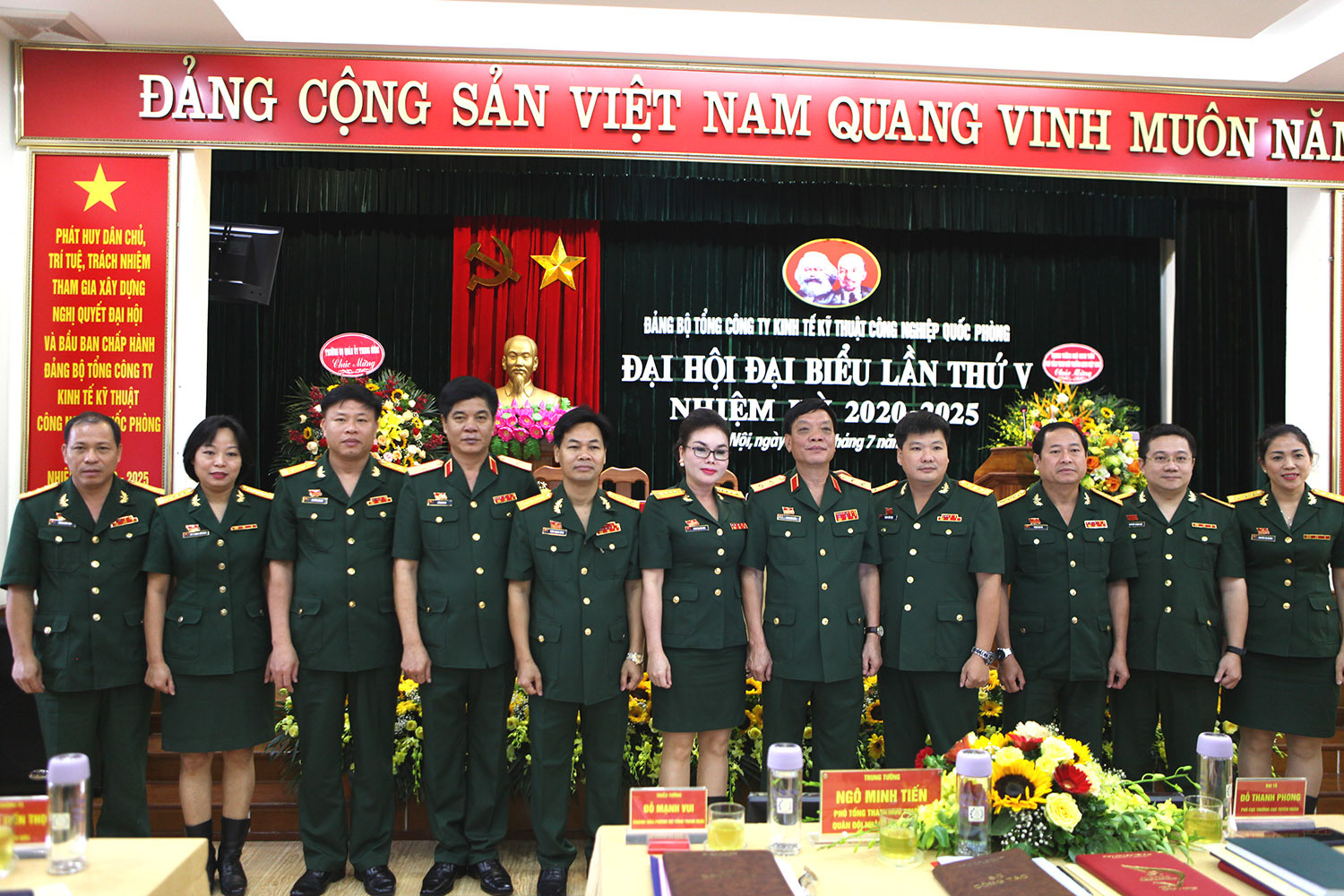 Tiếp tục lãnh đạo, khẳng định vai trò, vị thế tiên phong trên mặt trận kinh tế - quốc phòng