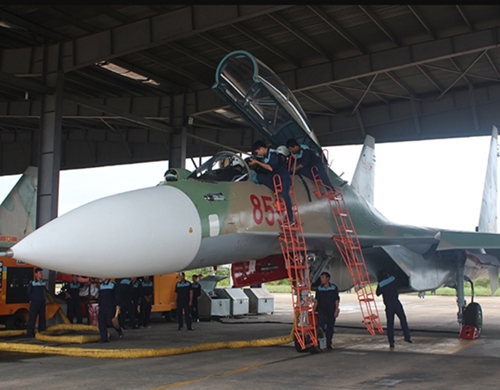 Đảm bảo kỹ thuật hàng không tốt cho huấn luyện bay