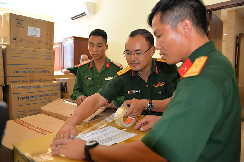 Vượt đại dịch, chi viện cho lực lượng mũ nồi xanh

