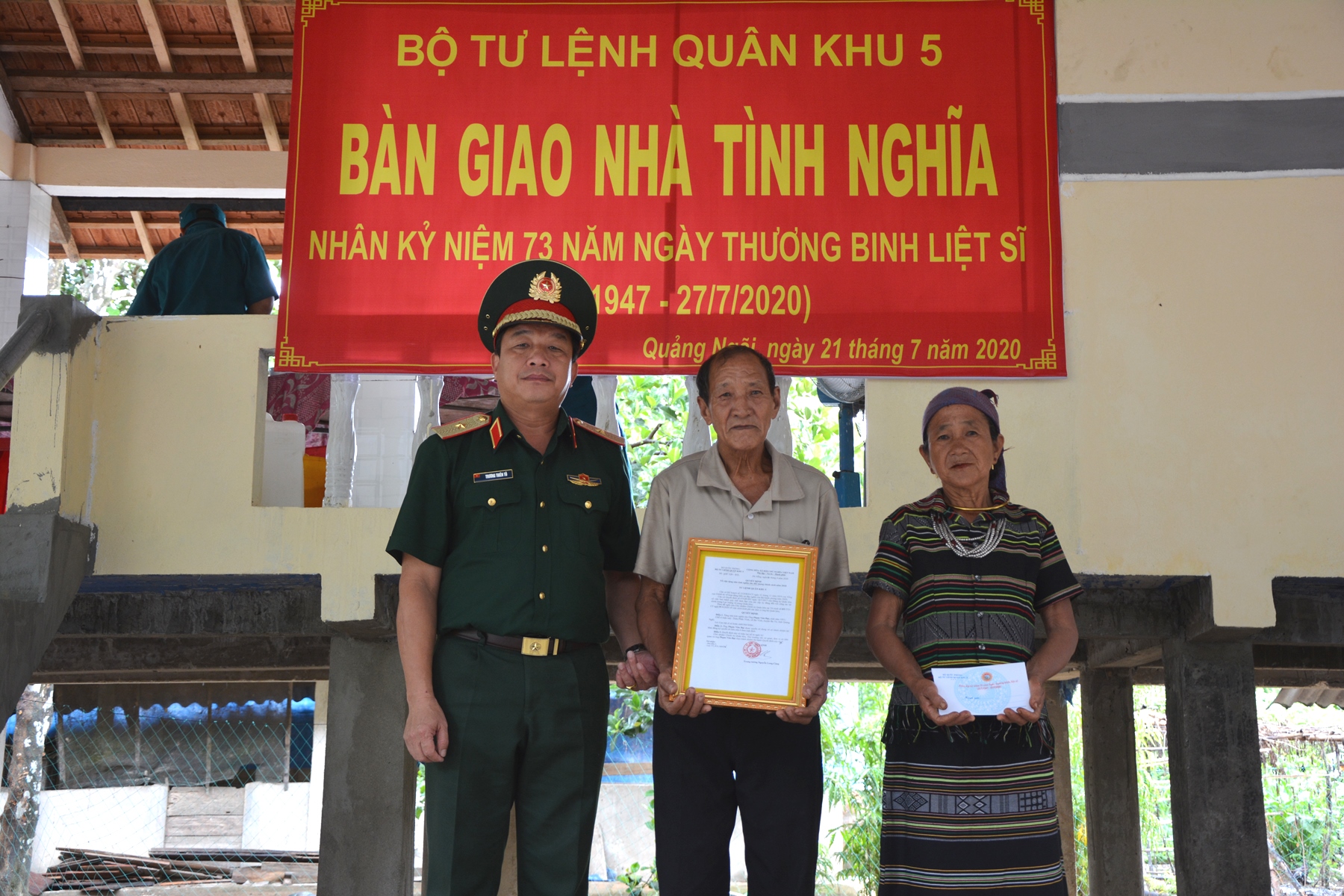 Quân khu 5 bàn giao Nhà tình nghĩa tặng thân nhân liệt sĩ