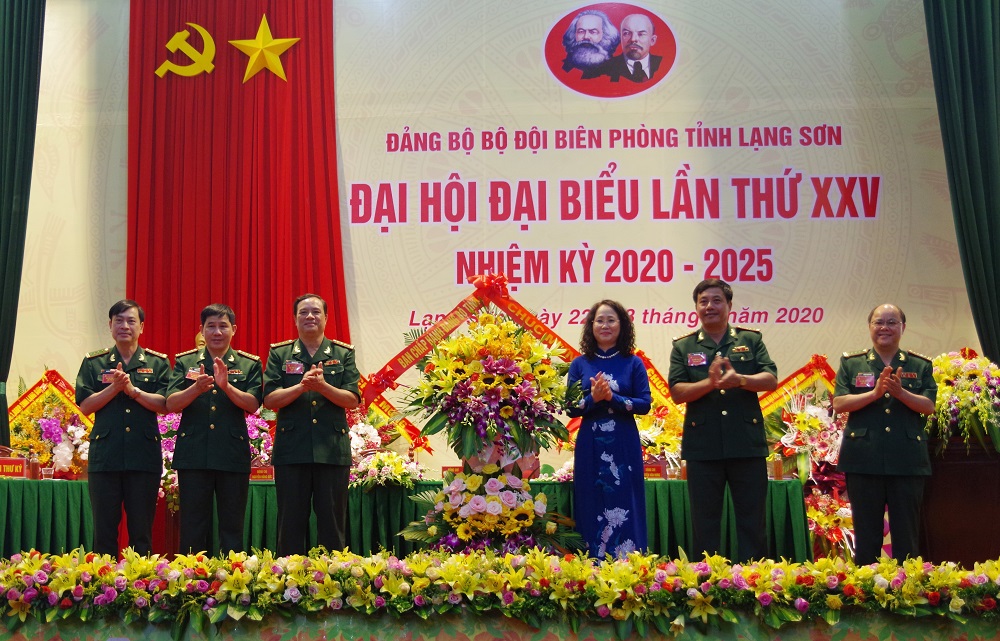 Lãnh đạo bảo vệ vững chắc chủ quyền lãnh thổ, an ninh biên giới quốc gia