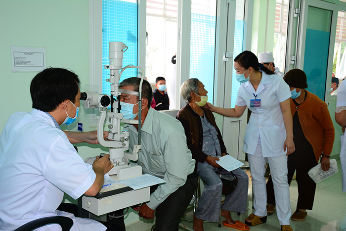 Khám, cấp thuốc miễn phí cho gia đình chính sách trên địa bàn Tây Nguyên