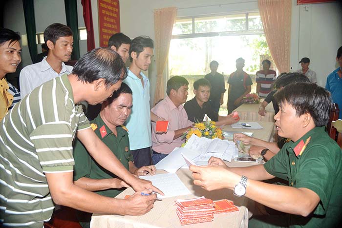 Bài 2: Đến từng nhà, rà từng người