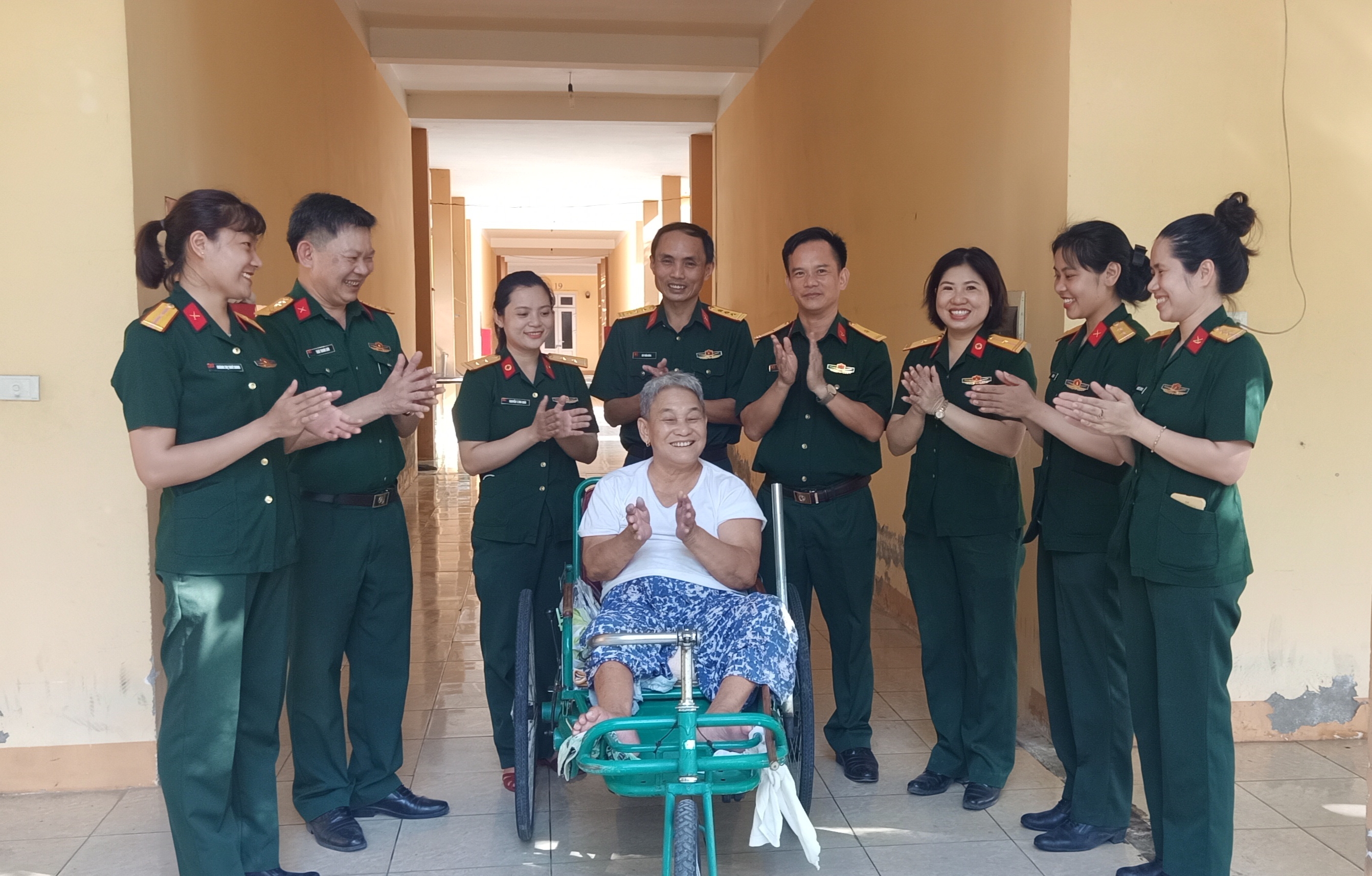 Chia sẻ, giúp đỡ thương binh nặng