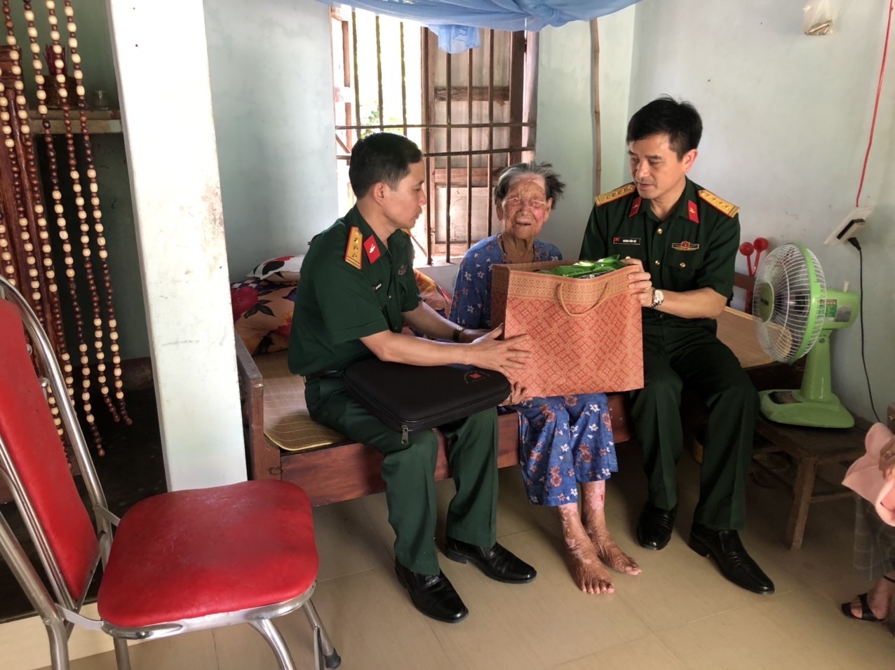 Các con trở về...