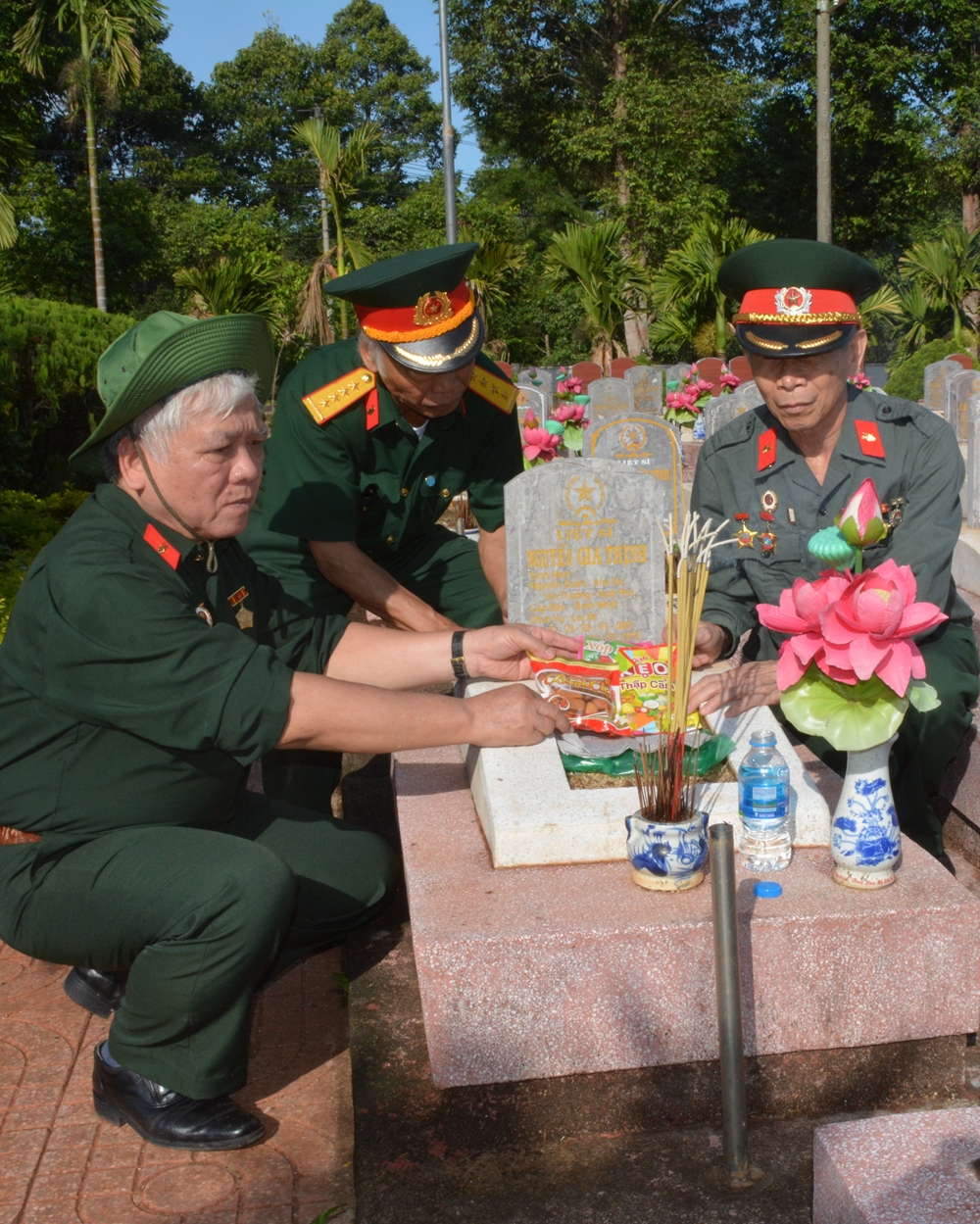 Cùng sửa sang lại “nhà” cho đồng đội!