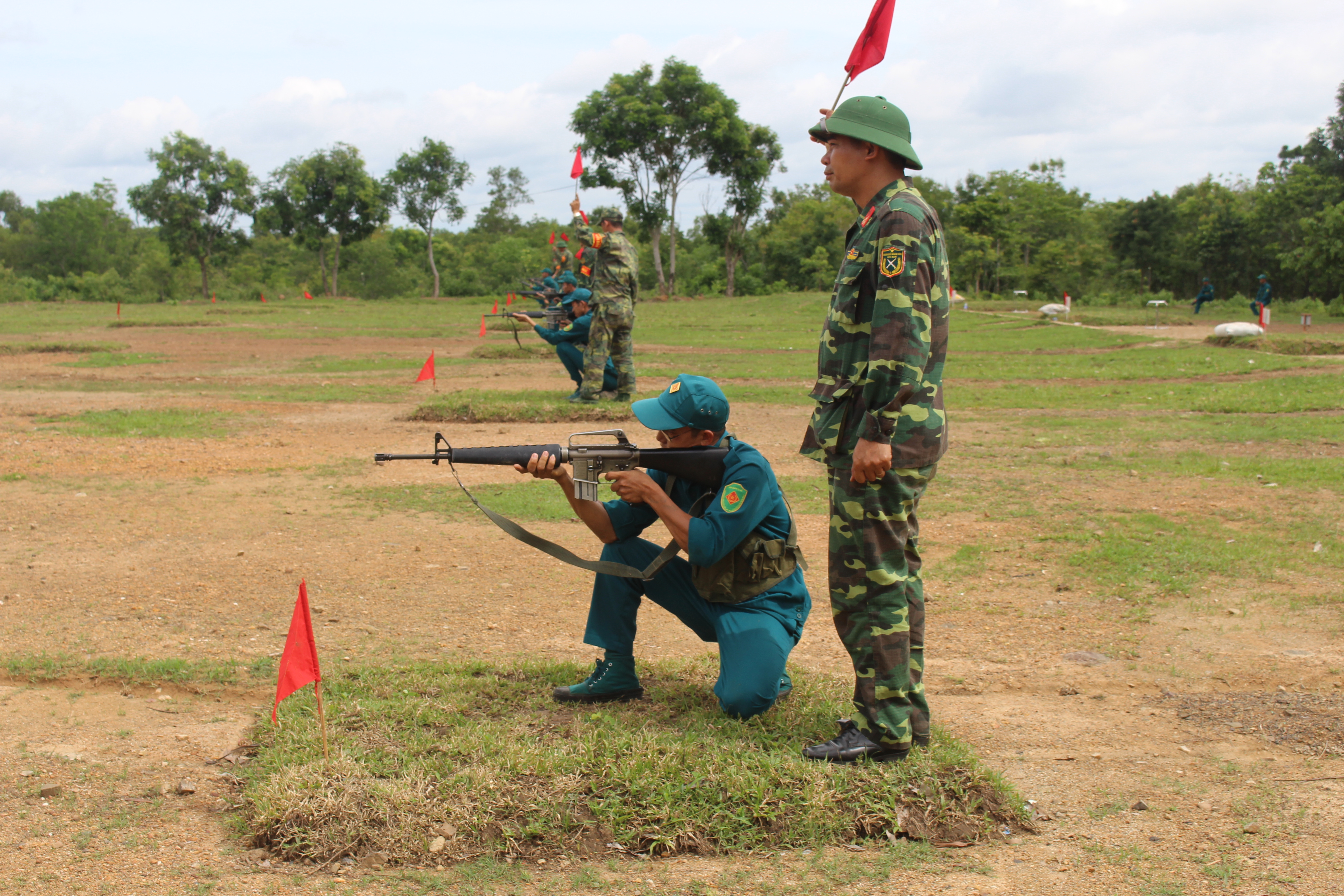 Buôn Ma Thuột chú trọng xây dựng lực lượng dân quân, tự vệ

