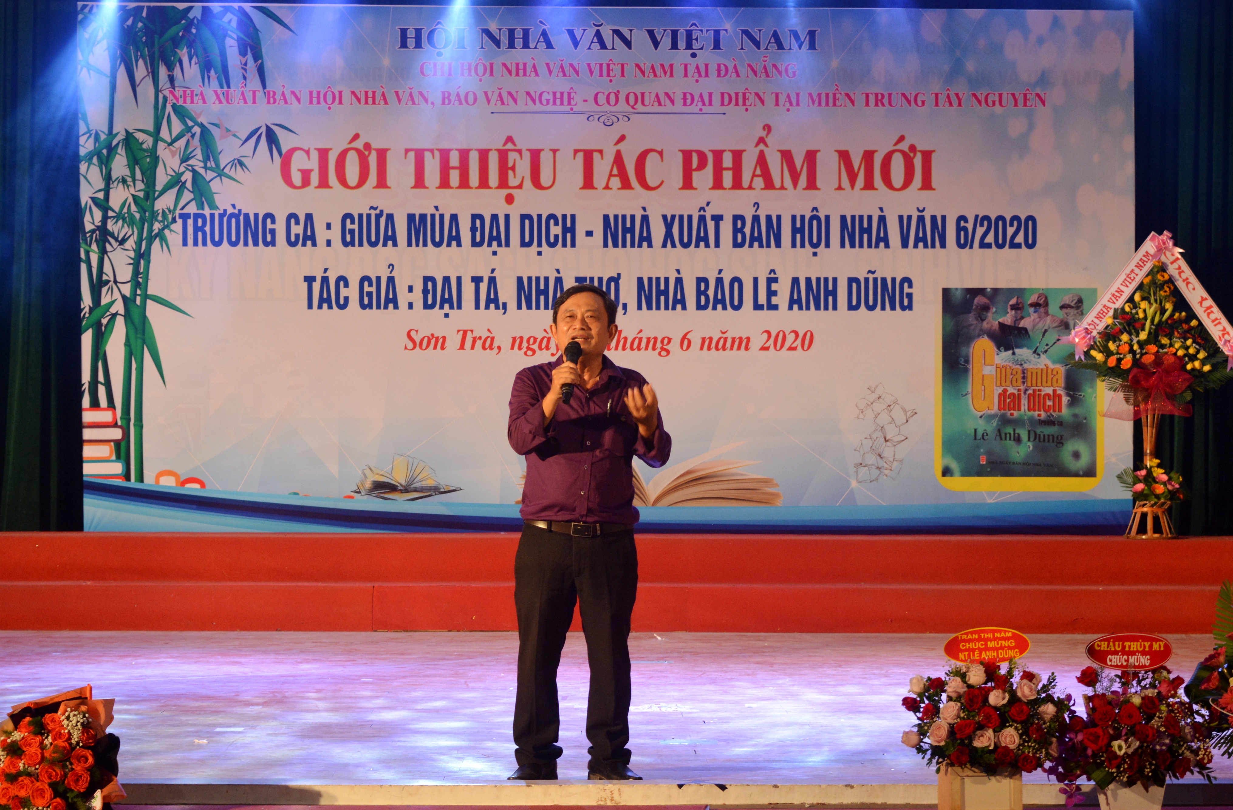 Trường ca đầu tiên về dịch bệnh Covid-19