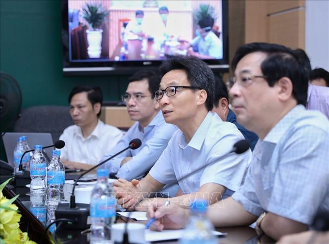 Phó thủ tướng Vũ Đức Đam: Các biện pháp phòng, chống dịch Covid-19 phải được tiến hành đồng bộ, nhịp nhàng

